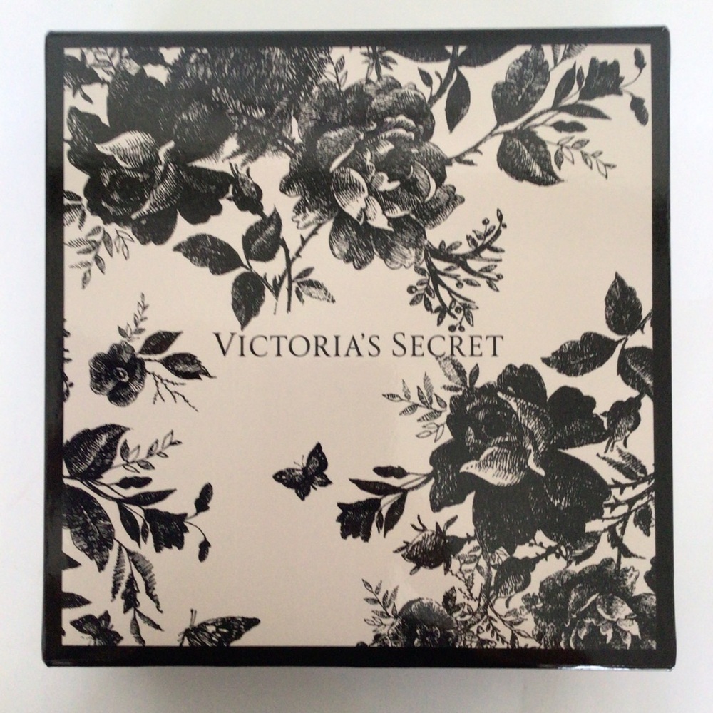VICTORIAS SECRET LIMITED EDITION GIFT BOX